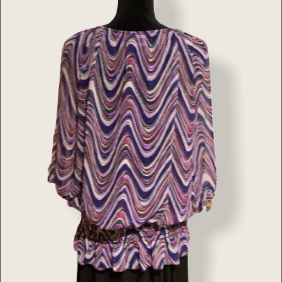 💜 SALE 2/$15 💜 Purple Wavy Blouse!!! - Picture 4 of 9